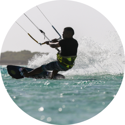 Kitesurfing: łapiąc karaibską bryzę